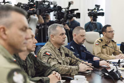 Polonia derriba drones rusos y convoca a la OTAN