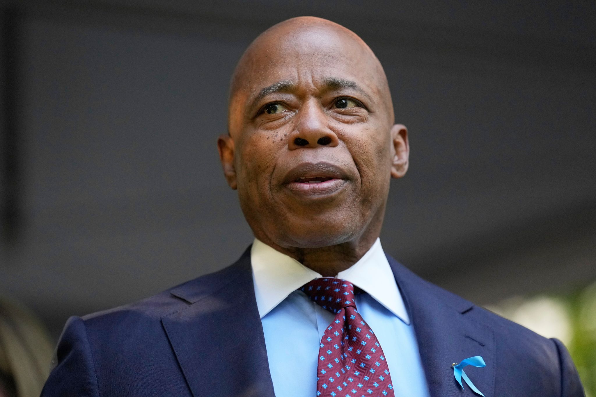 Eric Adams descarta reelección en Nueva York tras acusación federal