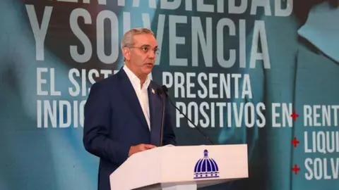 Presidente Abinader destaca estabilidad del sistema financiero nacional con activos superiores a los RD$4 billones y crecimiento ininterrumpido de 85.6%