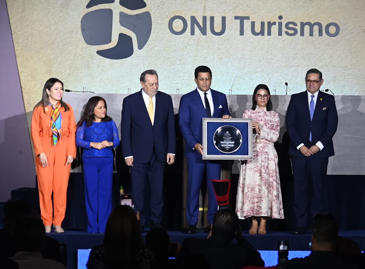 David Collado recibe reconocimiento de ONU-Turismo como Ministro de Las Américas