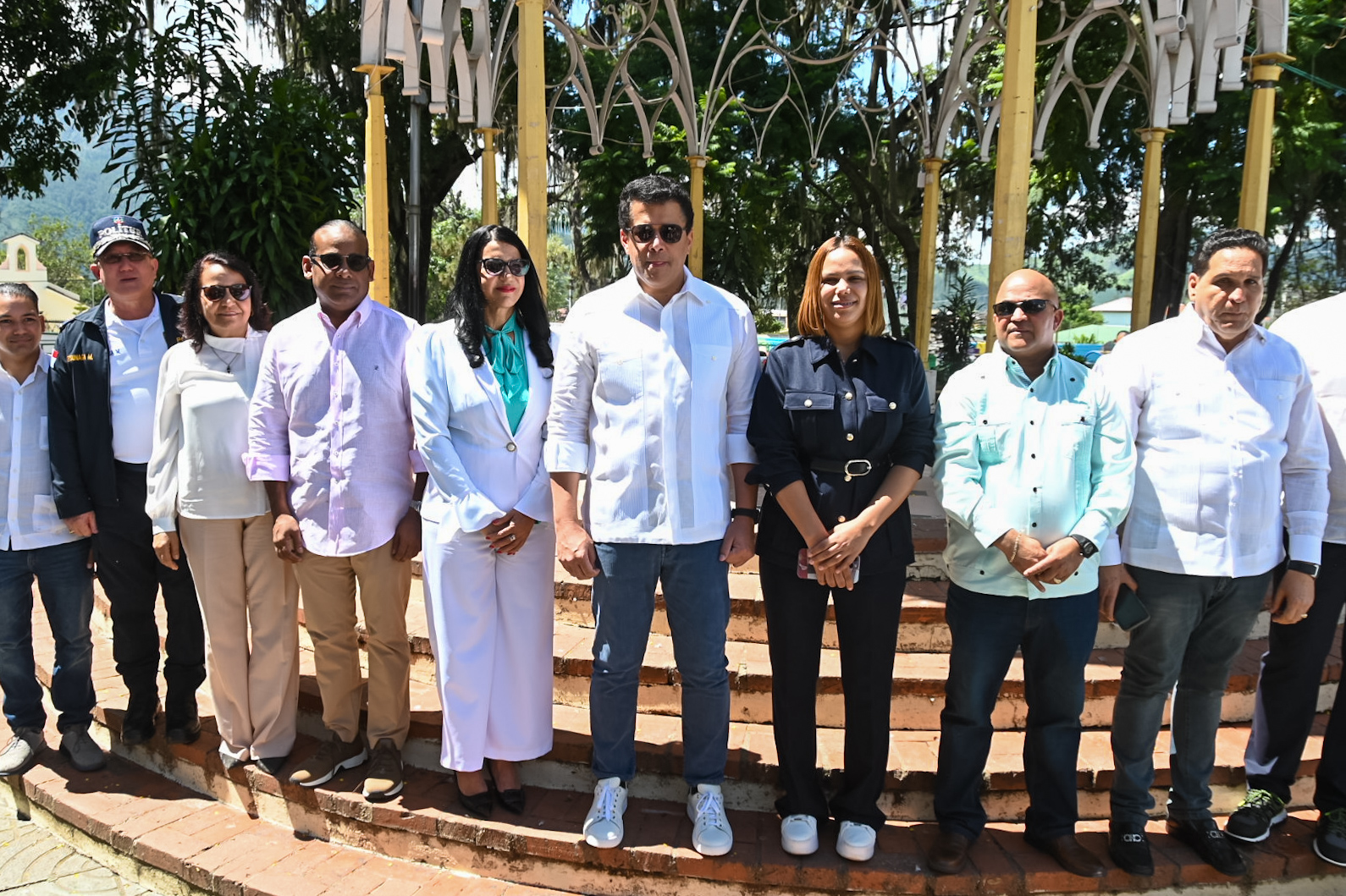 Titular: David Collado inicia reconstrucción del parque Anacaona en Constanza