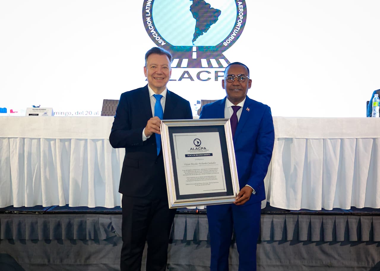 Pichardo destaca avances en modernización de aeropuertos del país