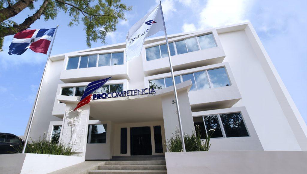 Pro-Competencia investiga a cuatro empresas por posible coordinación de ofertas en licitación tras alerta emitida por el INABIE