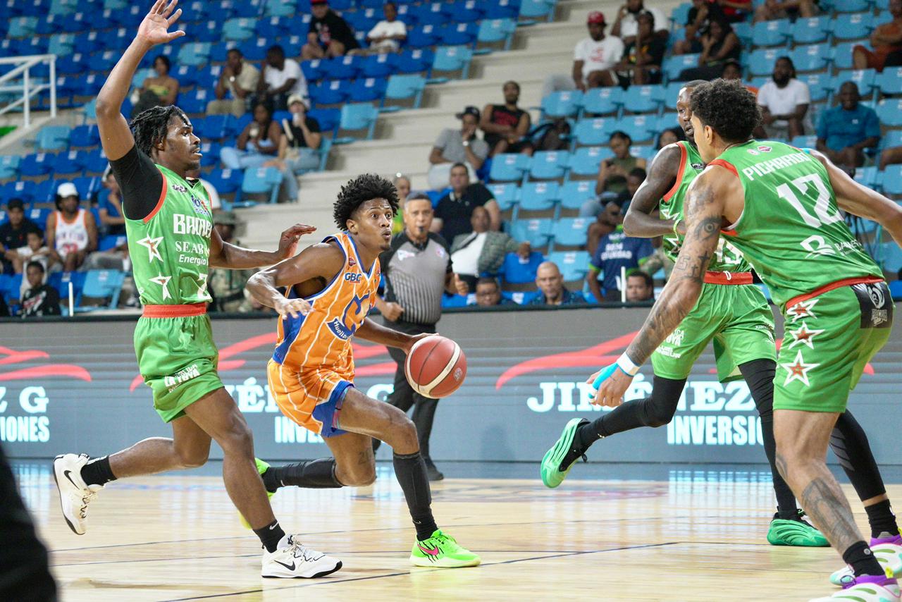 Huellas del Siglo rompe mala racha al vencer a Bameso en el TBS Distrito 2025