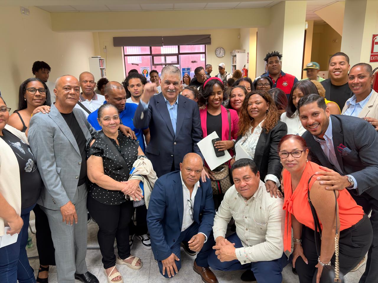 Miguel Vargas se reúne con dirigentes del PRD en Madrid para reforzar la estructura partidaria