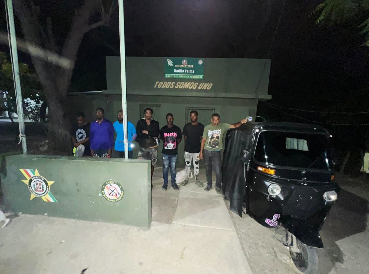 Ejército detiene a 18 haitianos en operativo migratorio en Montecristi