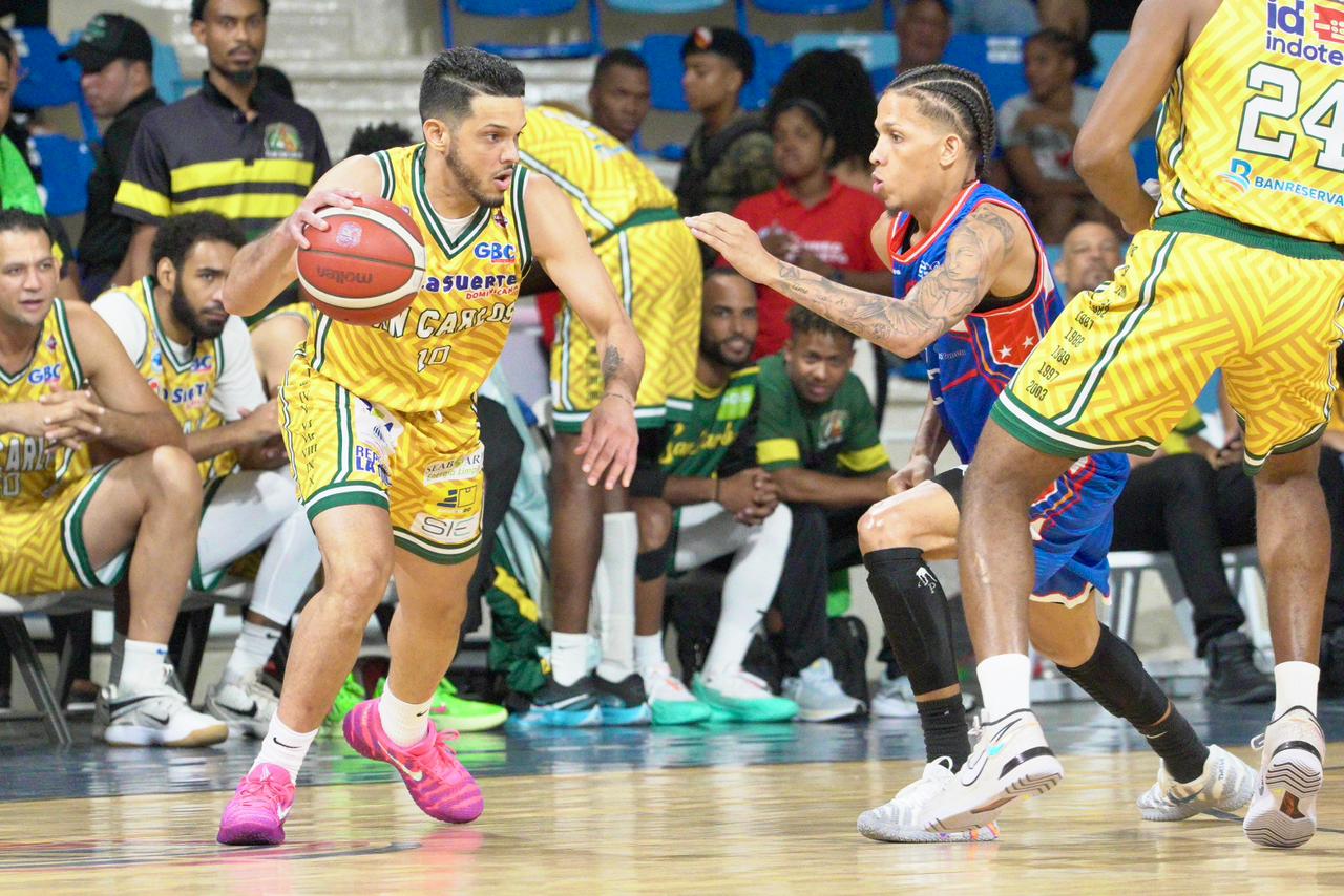 Eddy Polanco lidera a San Carlos en su quinto triunfo y mantiene al equipo en la cima del Grupo A