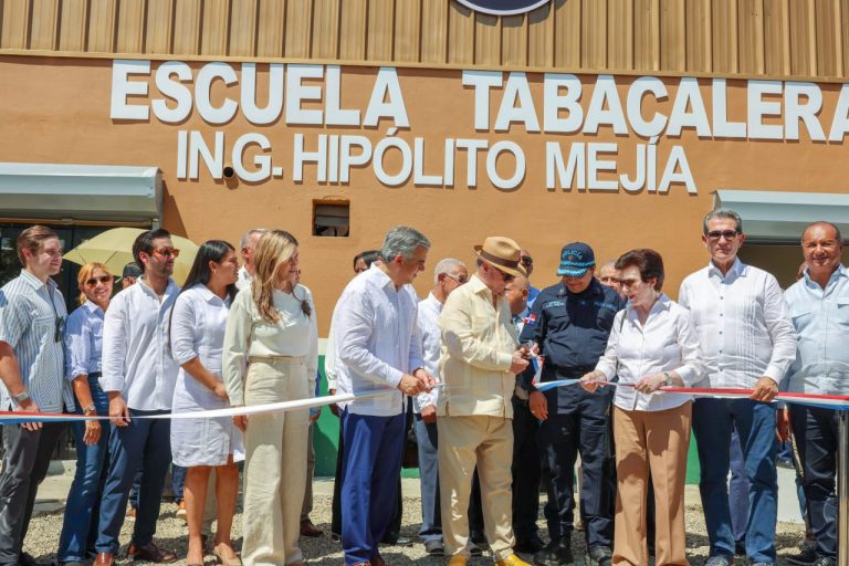 INTABACO reinaugura Escuela Tabacalera “Hipólito Mejía” en honor al desarrollo agroindustrial