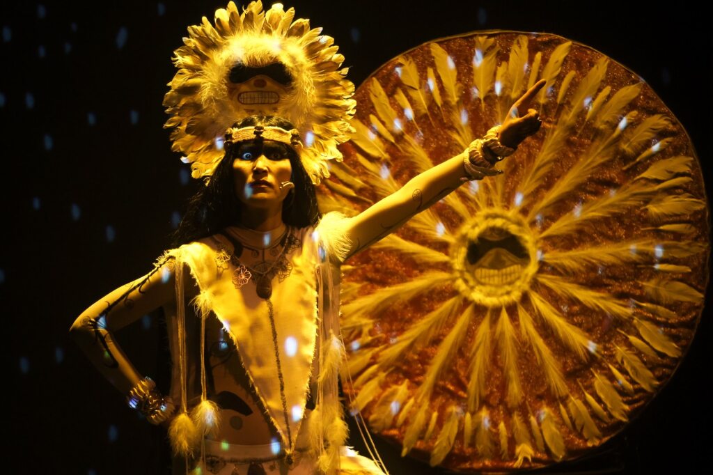 Nileny Dippton resucita la leyenda de Anacaona en una puesta teatral que estremeció al público