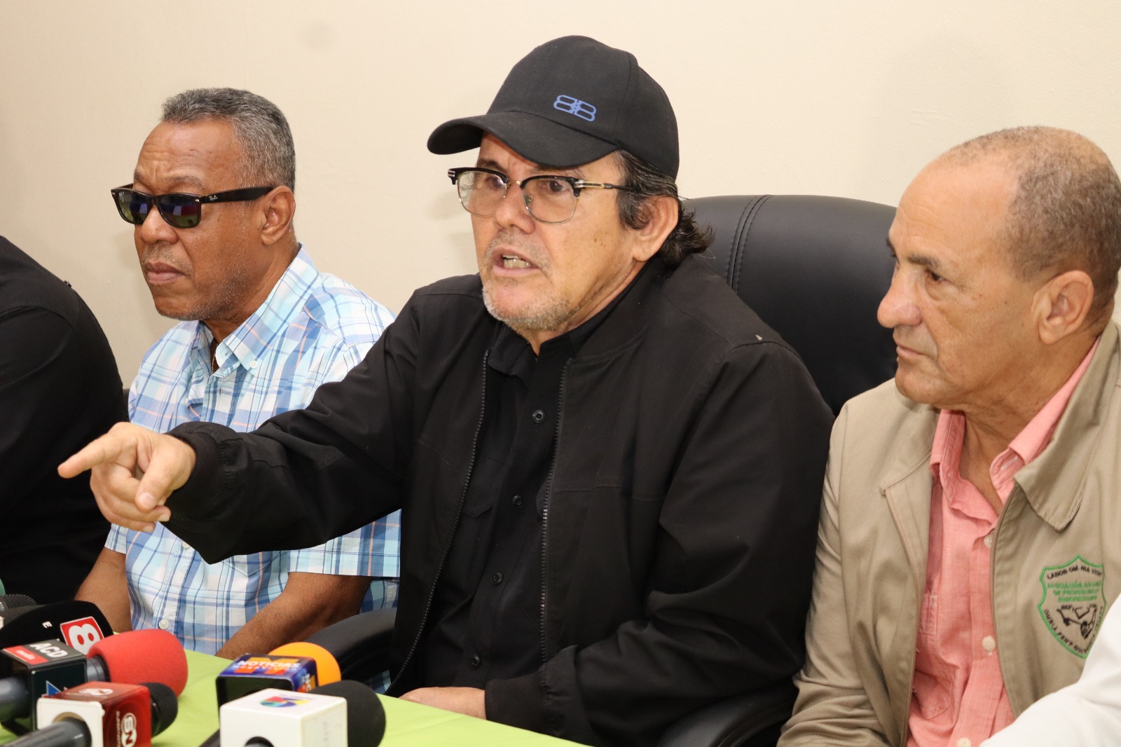 ANPA pospone paro nacional tras mediación de Hipólito Mejía