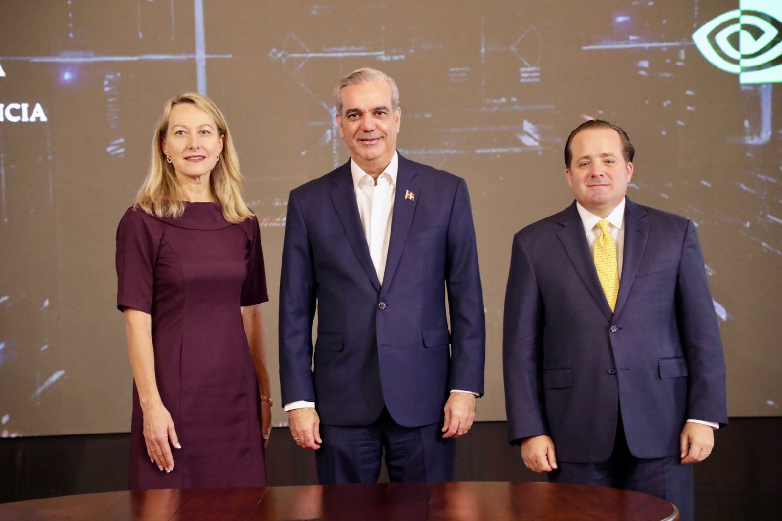Abinader lidera acuerdo con NVIDIA para crear el primer Centro de Inteligencia Artificial en República Dominicana