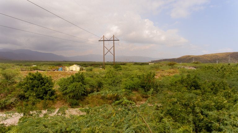 ETED sustituirá estructuras en líneas de transmisión para mejorar servicio eléctrico en varias provincias
