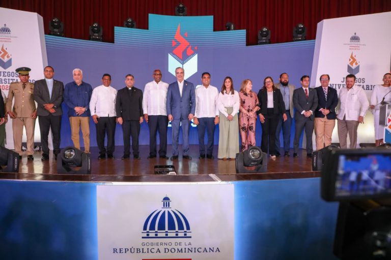 Luis Abinader y Kelvin Cruz inauguran Juegos Universitarios 2025