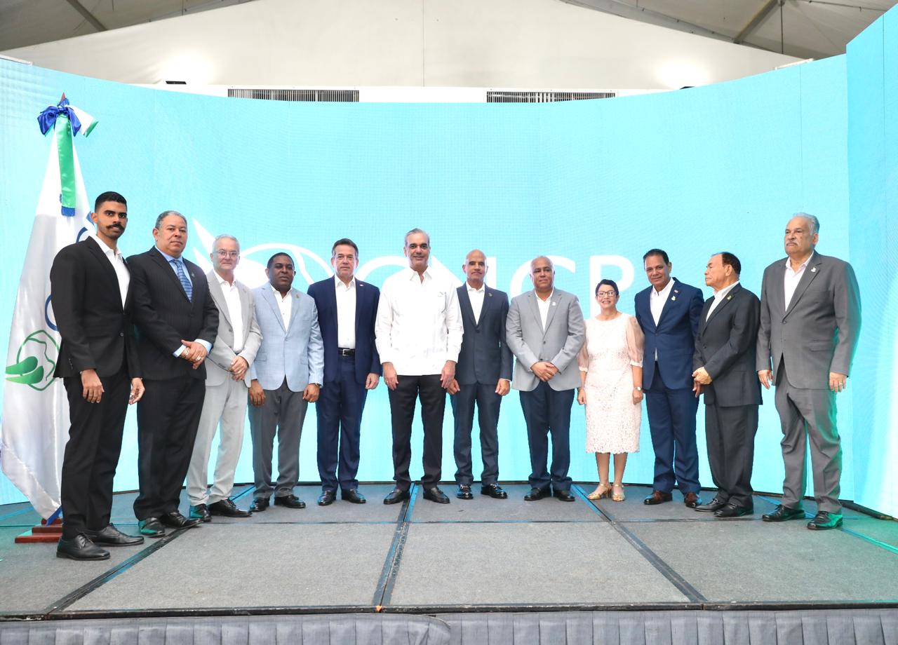 Abinader y el CNCP celebran el Día del Comercio destacando avances de las Mipymes