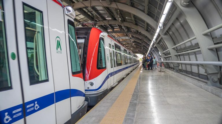 Metro y Teleférico operarán con normalidad ante tormenta Melissa