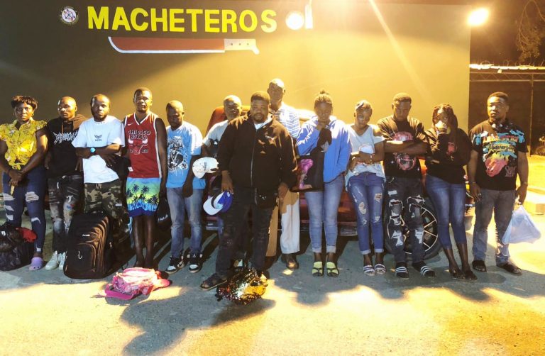 Ejército detiene 11 indocumentados en Valverde