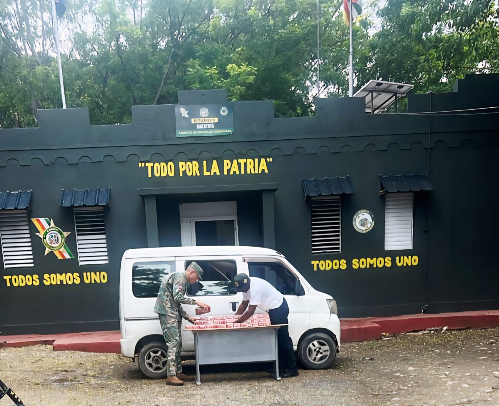 Ejército decomisa cargamento de cigarrillos de contrabando en San Juan de la Maguana