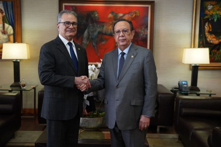 Banco Central y TSE coinciden en rol del marco jurídico para atraer inversión extranjera