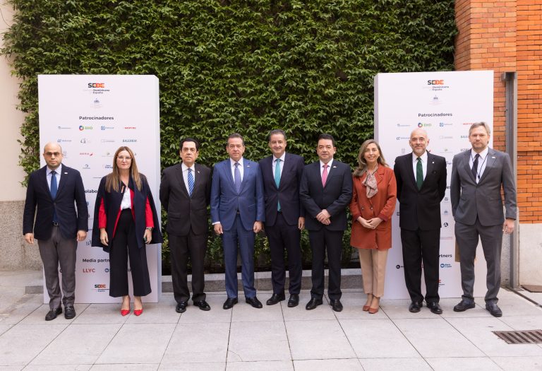 España y República Dominicana refuerzan lazos empresariales en foro sobre manufactura avanzada y servicios globales