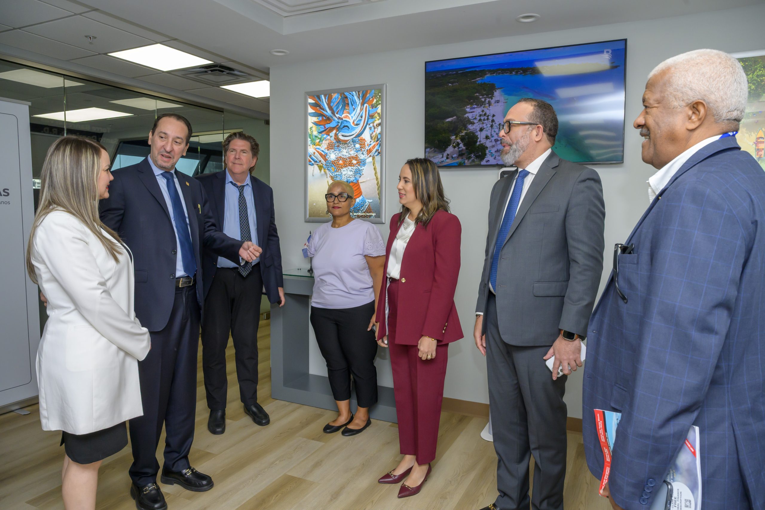 Banreservas fortalece lazos con la diáspora dominicana desde Miami