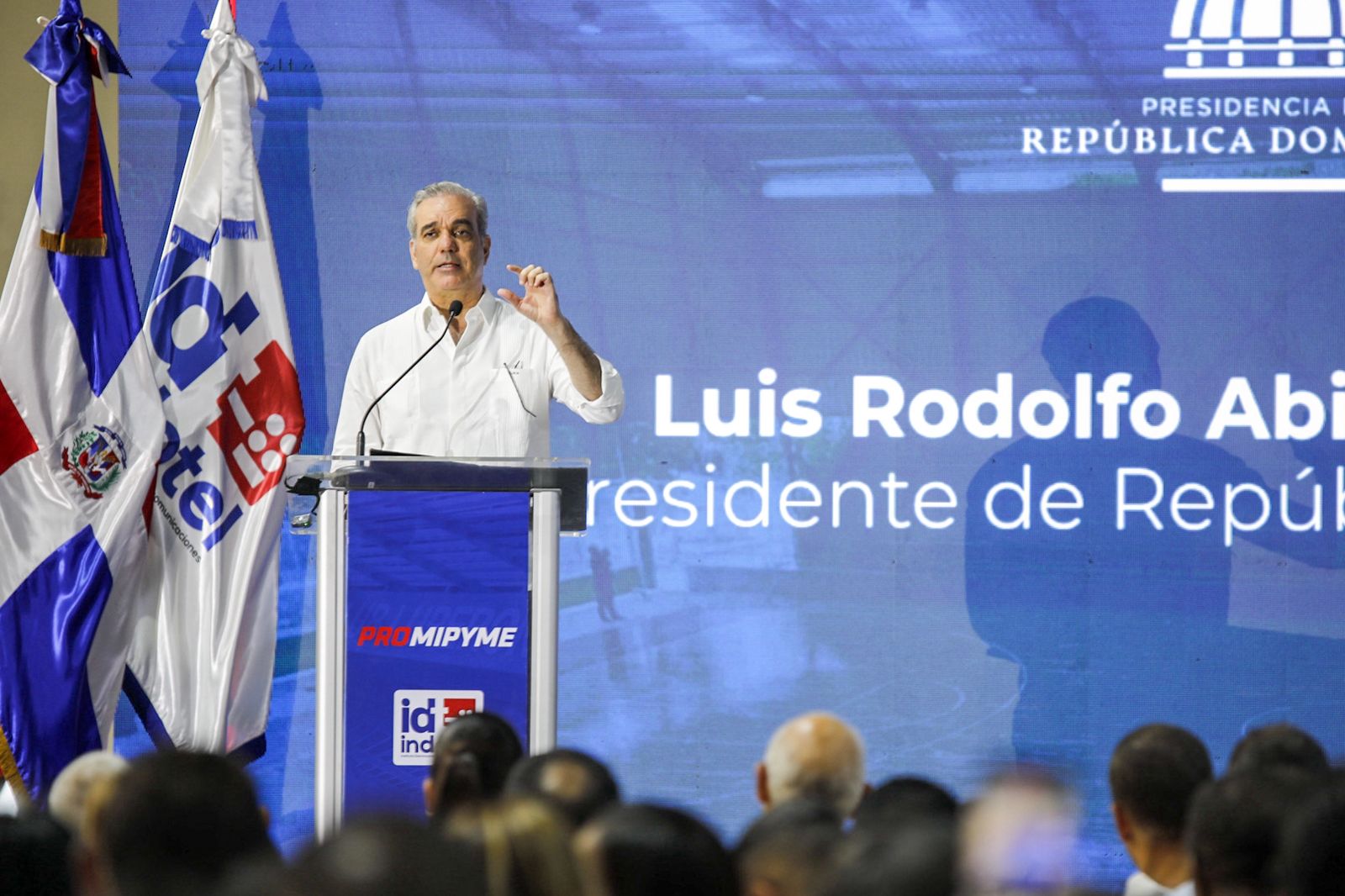 Gobierno activa apoyo financiero y digital en la Circunscripción 3