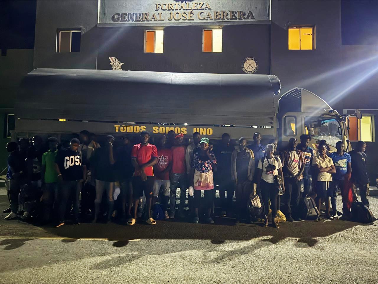 Ejército detiene a 42 haitianos indocumentados durante operativo en Loma de Cabrera