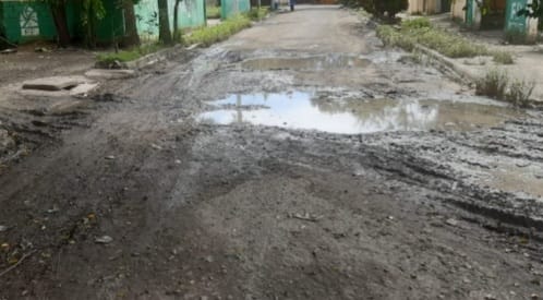 Moradores del Invi-Dorex piden ayuda a Fernando Villalona y David Ortiz por el abandono de su calle