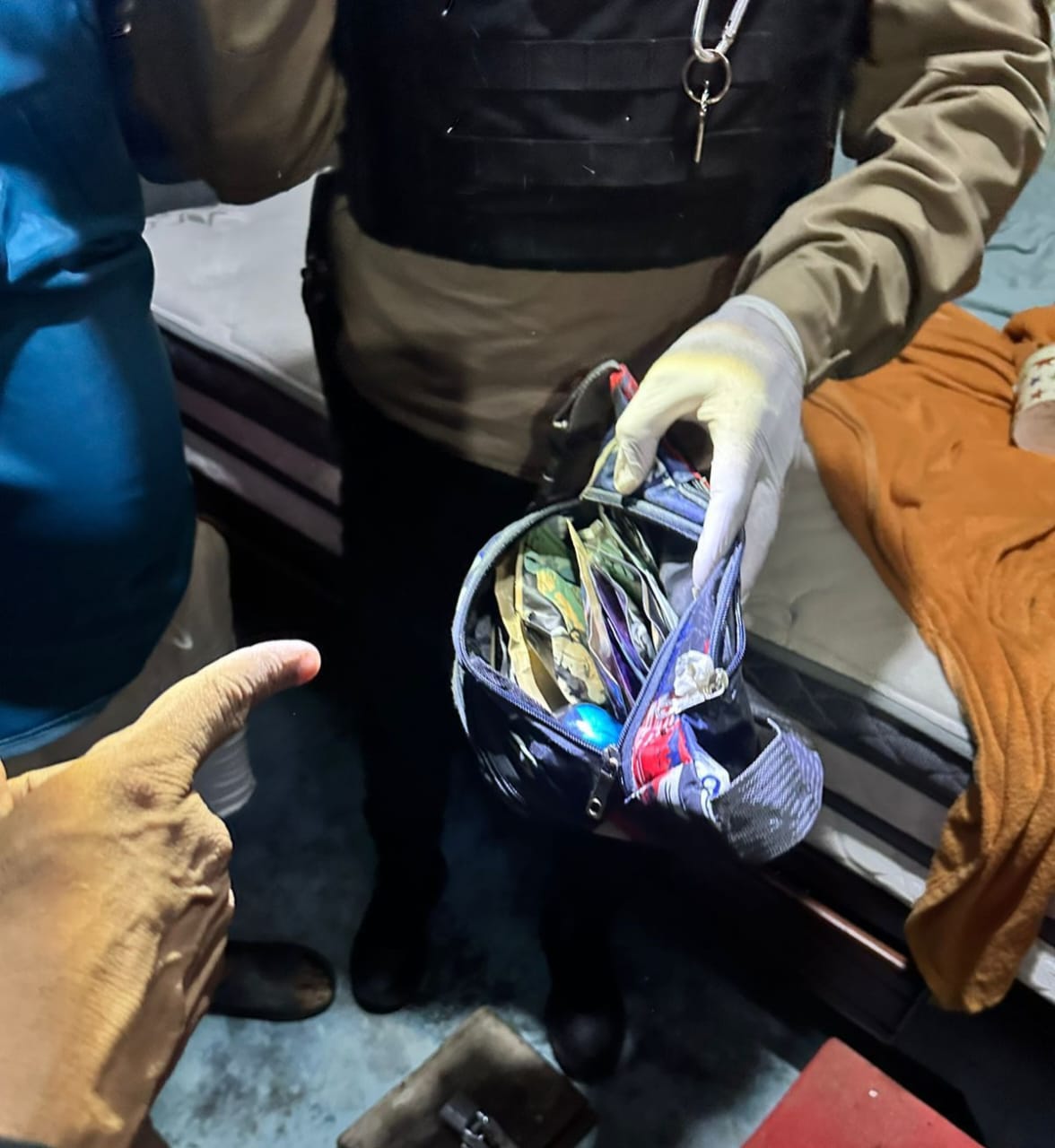 Operativo sorpresa en San Cristóbal: DNCD ocupa drogas, armas y dinero en redada masiva