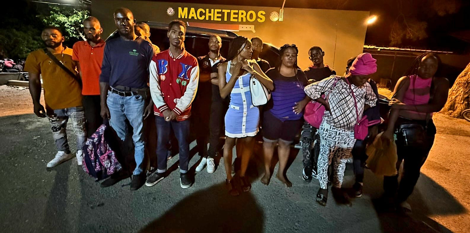 Ejército frustra transporte masivo de haitianos en Mao y los conductores logran escapar