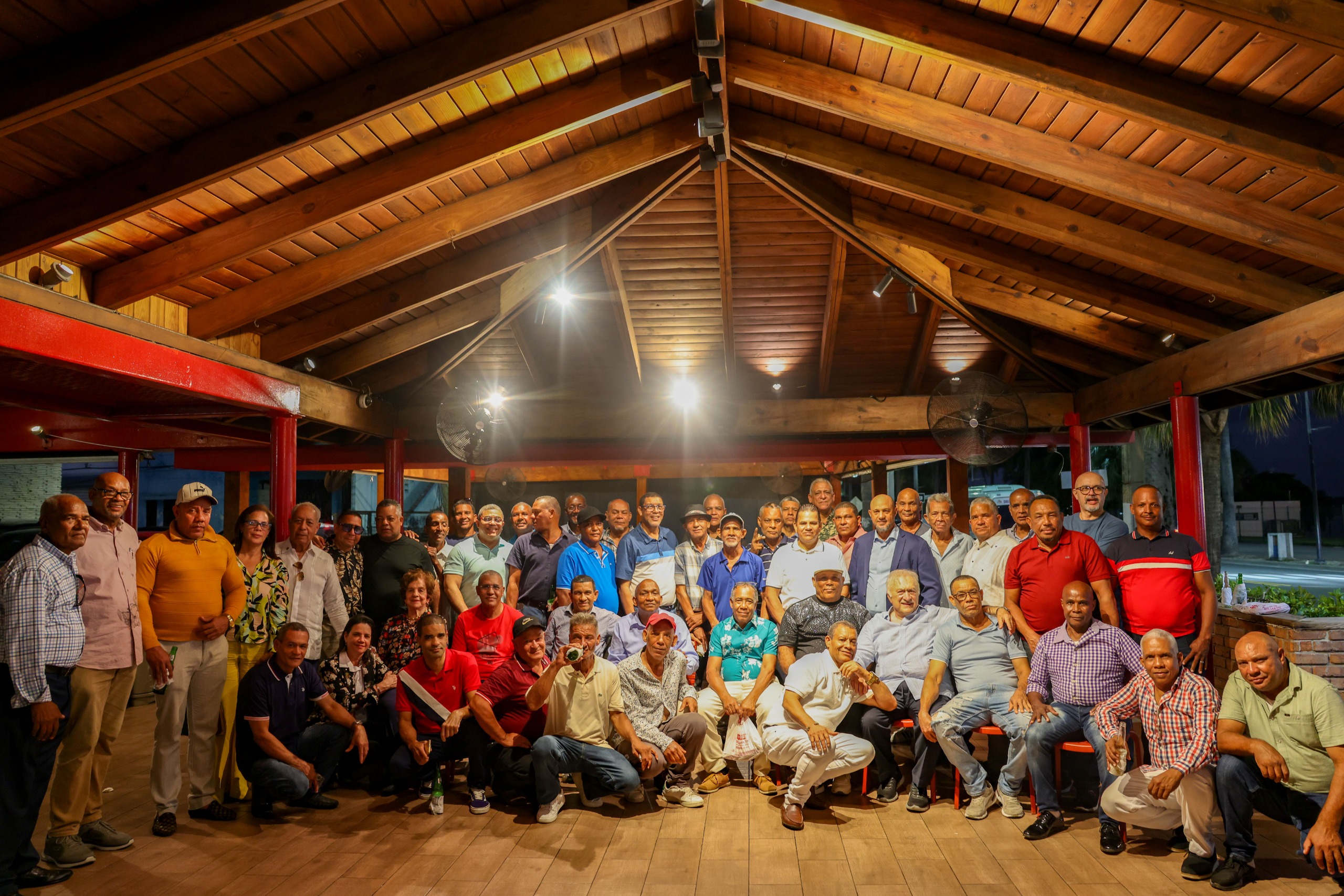 Exempleados de Pizzarelli se reencuentran y honran legado de don Giussepi Bonarelli