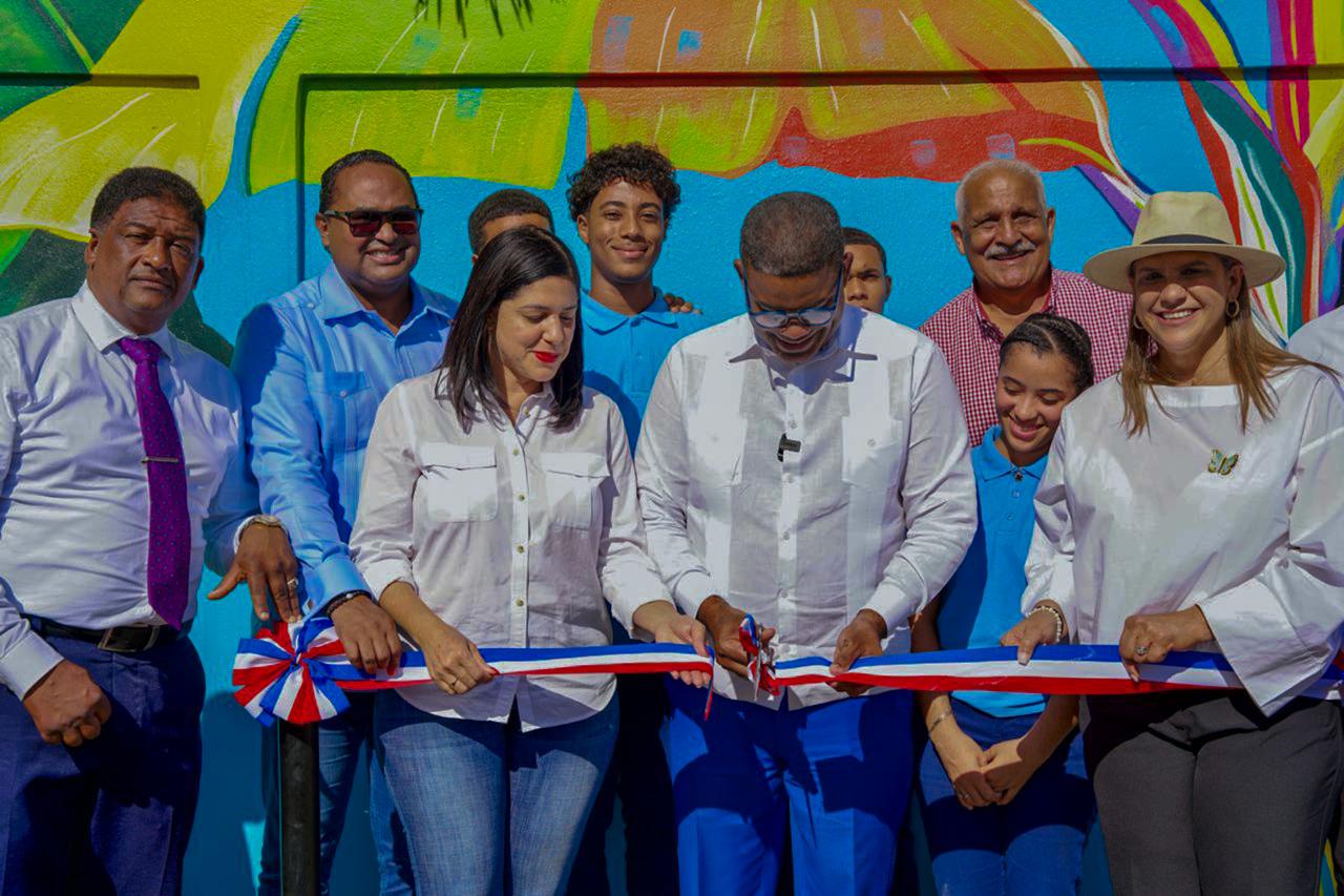 Paseos de los Colores llenan de arte y homenaje a Villa Tapia