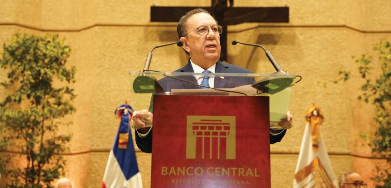 Valdez Albizu destaca estabilidad y proyecciones positivas para la economía dominicana