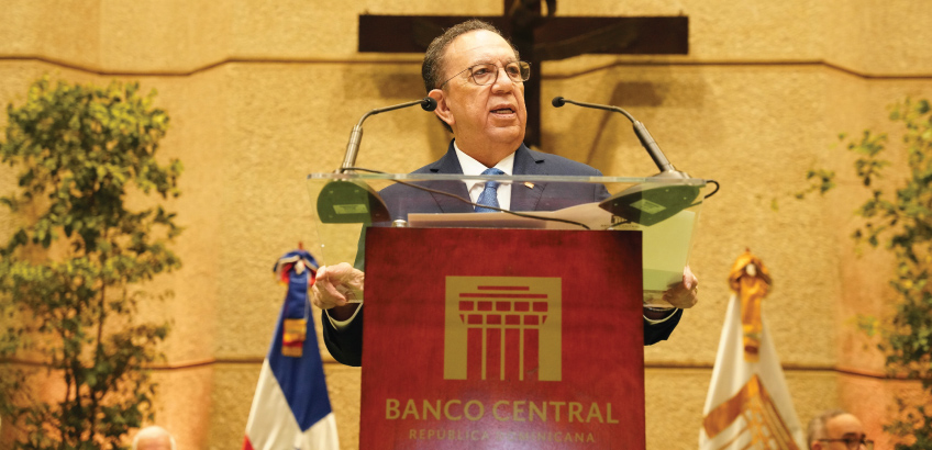 Valdez Albizu destaca estabilidad y proyecciones positivas para la economía dominicana