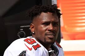 Antonio Brown arrestado por intento de asesinato tras tiroteo en Miami