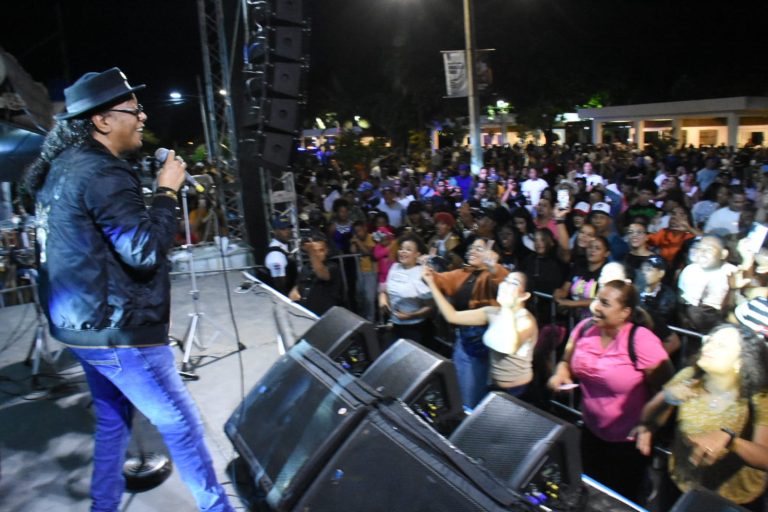 Sergio Vargas corona con merengue la segunda edición de Ritmo de la Costa en San Pedro de Macorís