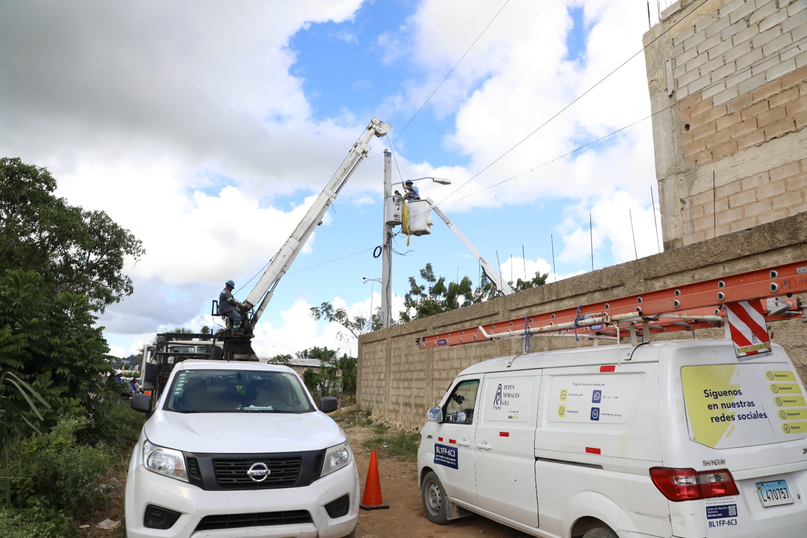 EDEESTE y PGASE desmantelan conexión eléctrica ilegal que generaba millonarias pérdidas en Higüey
