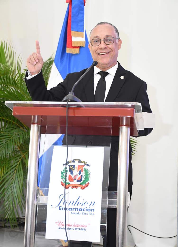 Senador Johnson Encarnación presenta logros de un “año histórico” en su rendición de cuentas 2024-2025