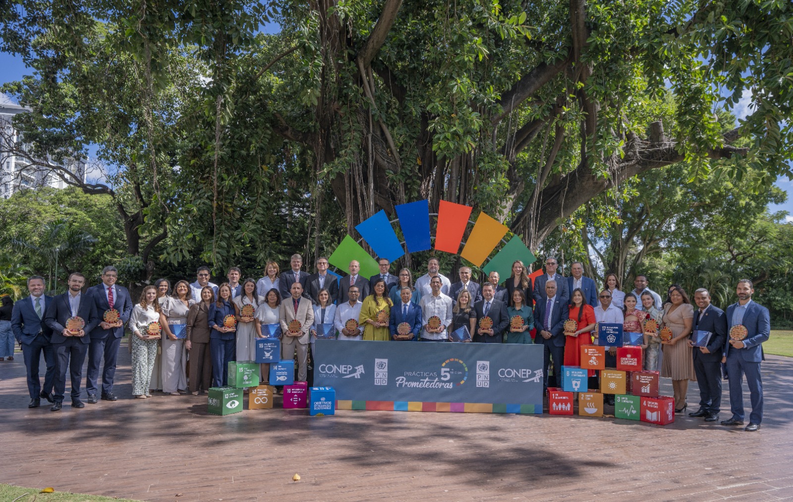 CONEP y PNUD presentan la quinta edición del Catálogo de Prácticas Prometedoras, destacando 19 iniciativas que impulsan la sostenibilidad en República Dominicana