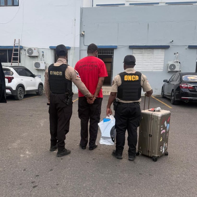 .Detienen a ciudadano estadounidense con presunta marihuana en aeropuerto de Puerto Plata