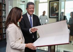 Embajadora de EE. UU. sostiene encuentro con el expresidente Leonel Fernández en Funglode