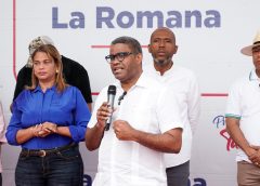 Servicios sociales del Gobierno llegan a La Romana pese a intensas lluvias y benefician a cientos de familias