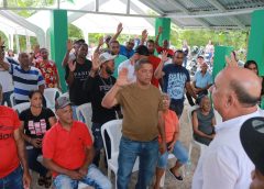 Dirigentes del PRM y PLD en Salcedo se suman a Fuerza del Pueblo en acto político clave rumbo a 2028