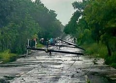 Ricardo de los Santos lidera respuesta inmediata en Sánchez Ramírez tras ventarrón que dejó severos daños
