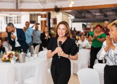 Carolina Mejía reconoce el liderazgo comunitario en Santo Domingo durante el Día de las Juntas de Vecinos