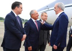 Abinader impulsa inversiones y zonas francas en Panamá durante cumbre mundial del sector