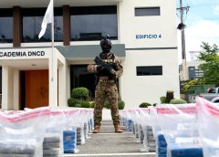 República Dominicana intercepta narcolancha con casi mil paquetes de presunta cocaína y arresta a tres venezolanos