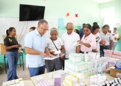 Senador Johnson Encarnación lleva jornada médica gratuita a familias de Hondo Valle