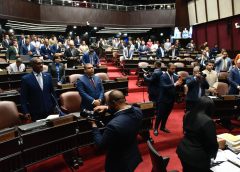 Código Laboral seguirá bajo revisión: Diputados aplazan decisión final por una semana