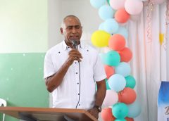 Julito Fulcar impulsa proyectos de salud mental y transparencia educativa en Peravia