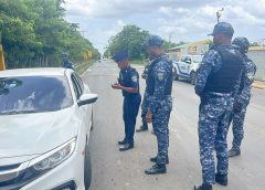 Policía captura prófugos y decomisa más de mil dosis de drogas en operativo en Santo Domingo Norte
